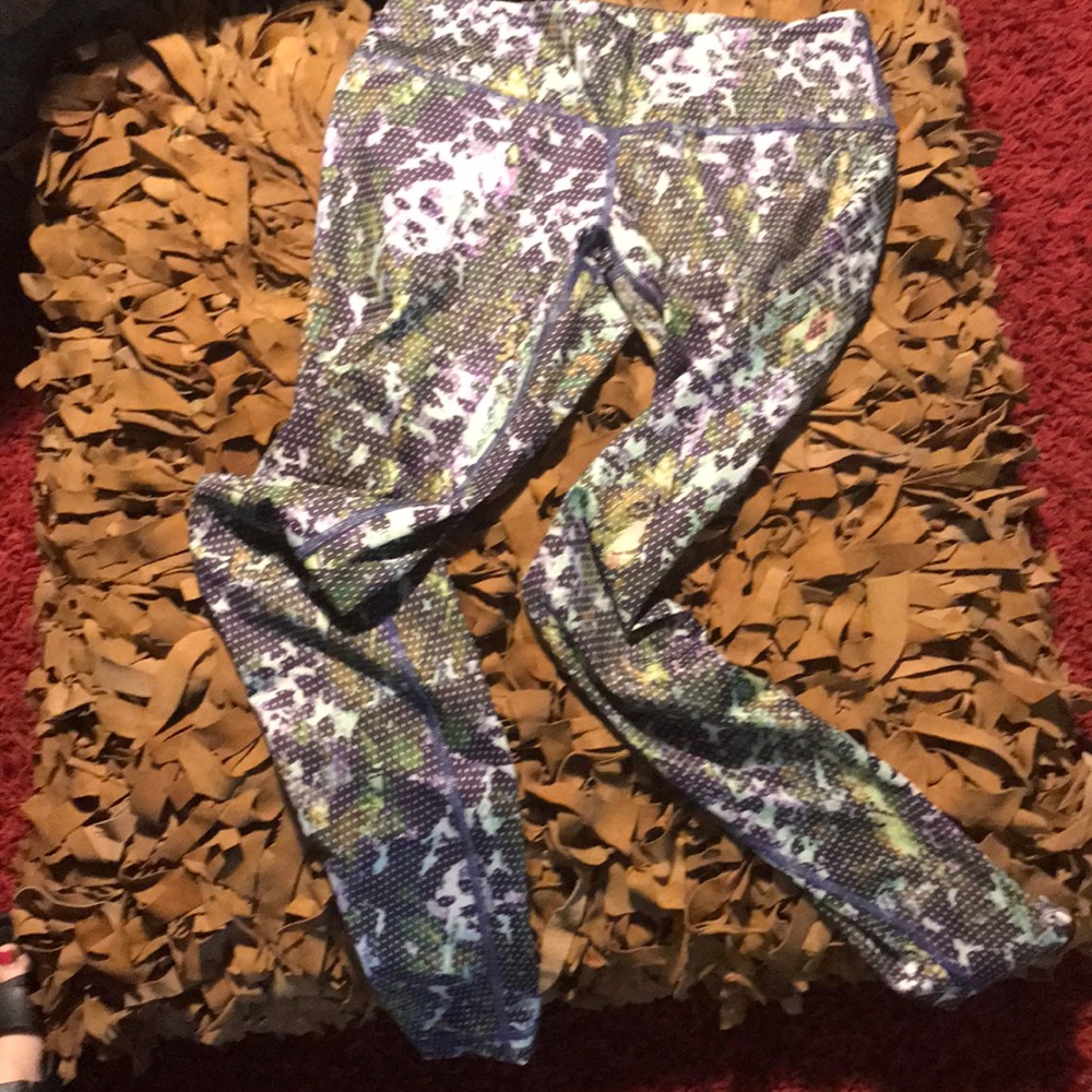 NWOT- Never worm Lululemon Athletica sz 8 leggings